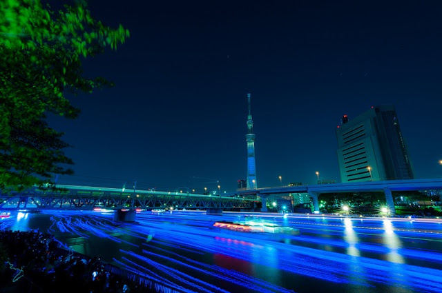tokyo-hotaru-04-terapixel.jpg