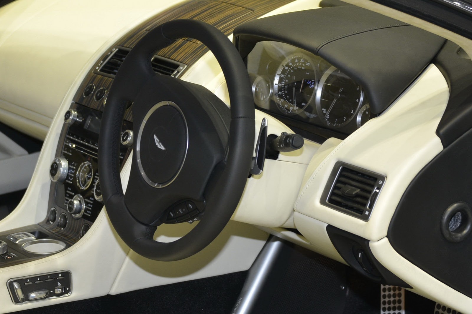 [Bertone-AM-Jet-7%255B2%255D.jpg]