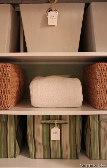 [stylishly-organized-linen-closet5.png]