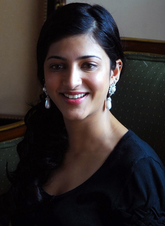 [shruthi%2520hasan%2520cute%2520smile%255B2%255D.jpg]