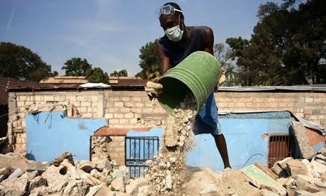 [Haitians-clean-up-the-deb-008%255B2%255D.jpg]