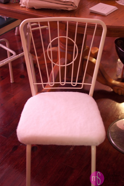 [chairs%2520and%2520vintage%2520toys%2520035%255B4%255D.jpg]