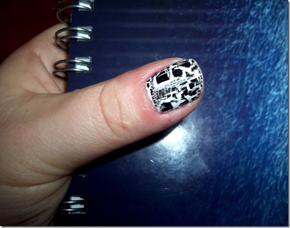 black white nails  (2)