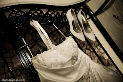 Fotos do evento Joely + Marcelo. Foto numero 0003 do Studio Caldas, do Rio de Janeiro, RJ. Lincoln Caldas e equipe fazem fotos de casamento (fotografias de casamentos), fotos de making-of (making of de noiva), fotos em estudio (ensaios fotograficos), fotos de casal (ensaios fotograficos de e-session), fotos de familia, videos de casamento (filmagem de casamentos), videos de making-of e clipes de casamento. Fotojornalismo e videojornalismo no Rio de Janeiro, RJ. fotos casamento rio de janeiro fotografias casal rj foto eventos familia noiva ensaio fotografico videos galeria noivas fotografo evento casar retrato fotografía festa revista fotografia madrinha vestido