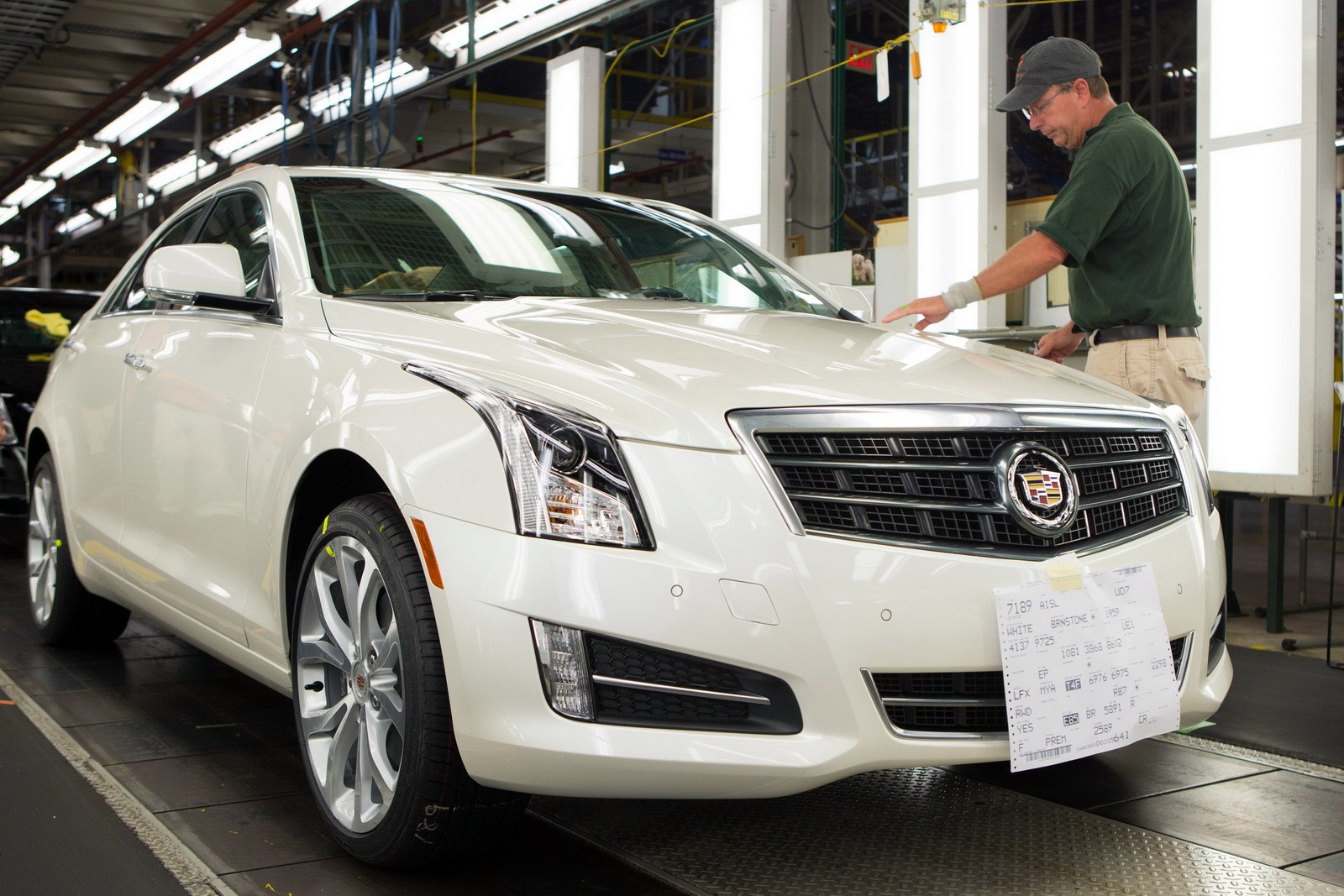 [2013-Cadillac-ATS-Assembly-1%255B3%255D.jpg]