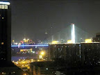 Vista nocturna de Puyi desde Pudong
