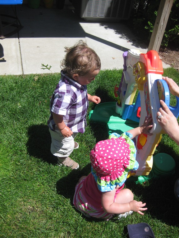 [2012.06.24%25203-Playdate%2520%252810%2529%255B4%255D.jpg]