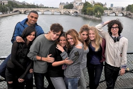 Adam G Sevani Miley Cyrus Ashley Greene Film LOL 2 Adam G Sevani Miley Cyrus Ashley Greene Film LOL 2