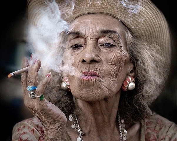 [old-woman-smoking-sandy-powers2.jpg]