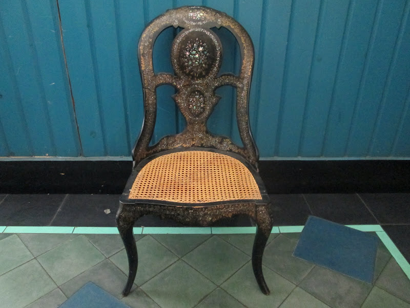 Antique Slipper Chair