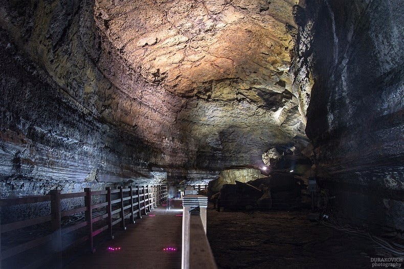 manjanggul-lava-tube-2 manjanggul-lava-tube-2