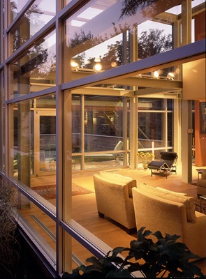 Diseño casa casa-moderna-con-muros-de-cristal
