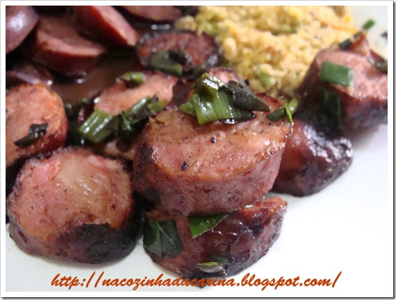 linguiça-de-pernil-com-cebolinha linguiça-de-pernil-com-cebolinha