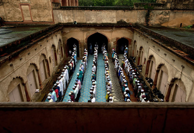 مظاهر عيد الفطر المبارك لعام 2013  فى العالم 