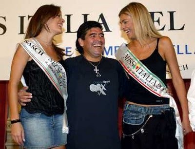 [Maradona_chicas%255B2%255D.jpg]