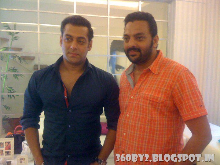 [Salman_Khan_With_Fans_5%255B2%255D.jpg]