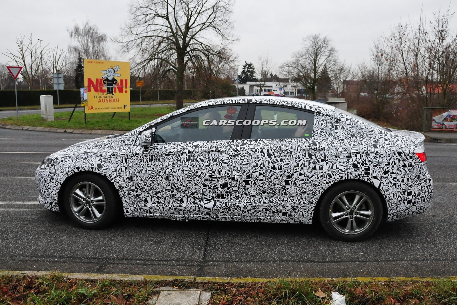 [2016-Chevrolet-Cruze-Sedan-Carscoops3%255B3%255D.jpg]