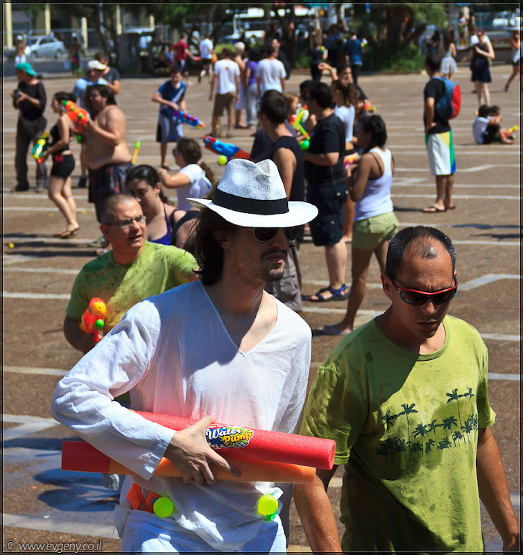 il/Настоящее мочилово в центре Тель Авива (20110701 ta water war 019 6722)