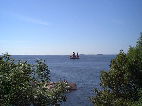 Sailing boat