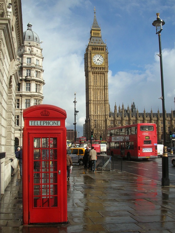 [London_Big_Ben_Phone_box114.jpg]