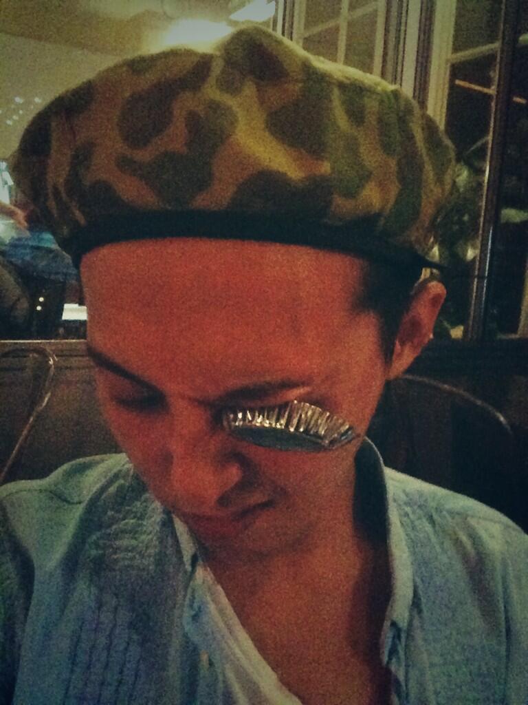 G-Dragon - Twitter - 23may2013.jpg