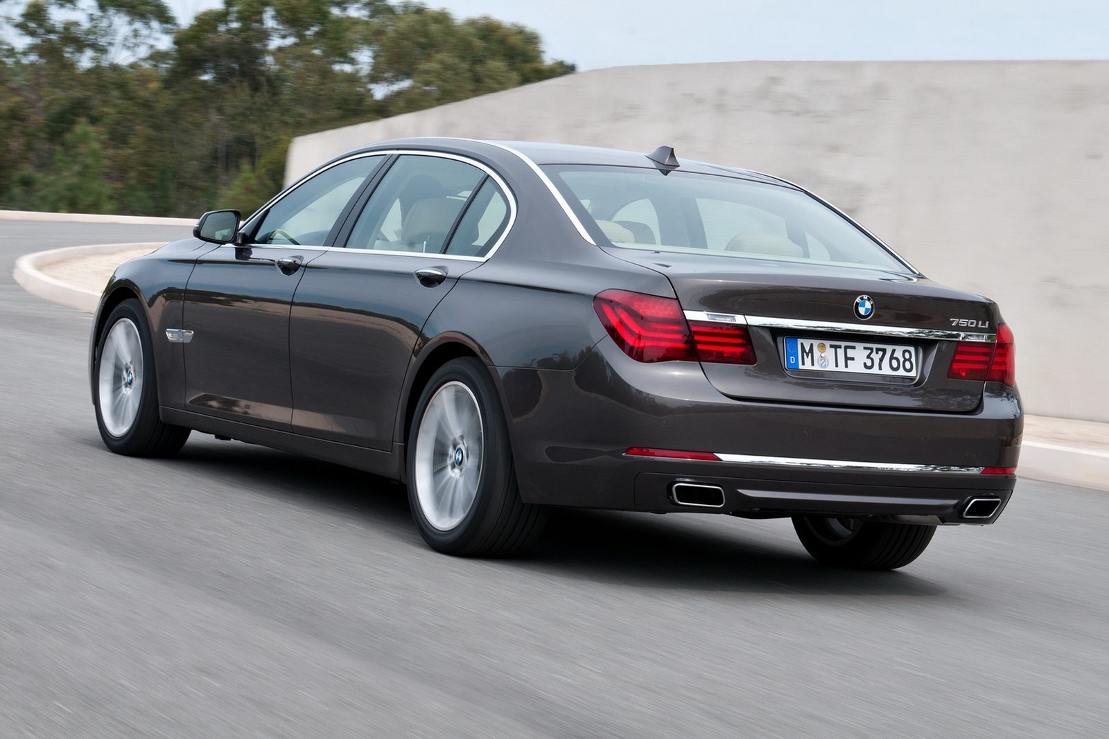 [2013-BMW-7-Series-187%255B2%255D.jpg]