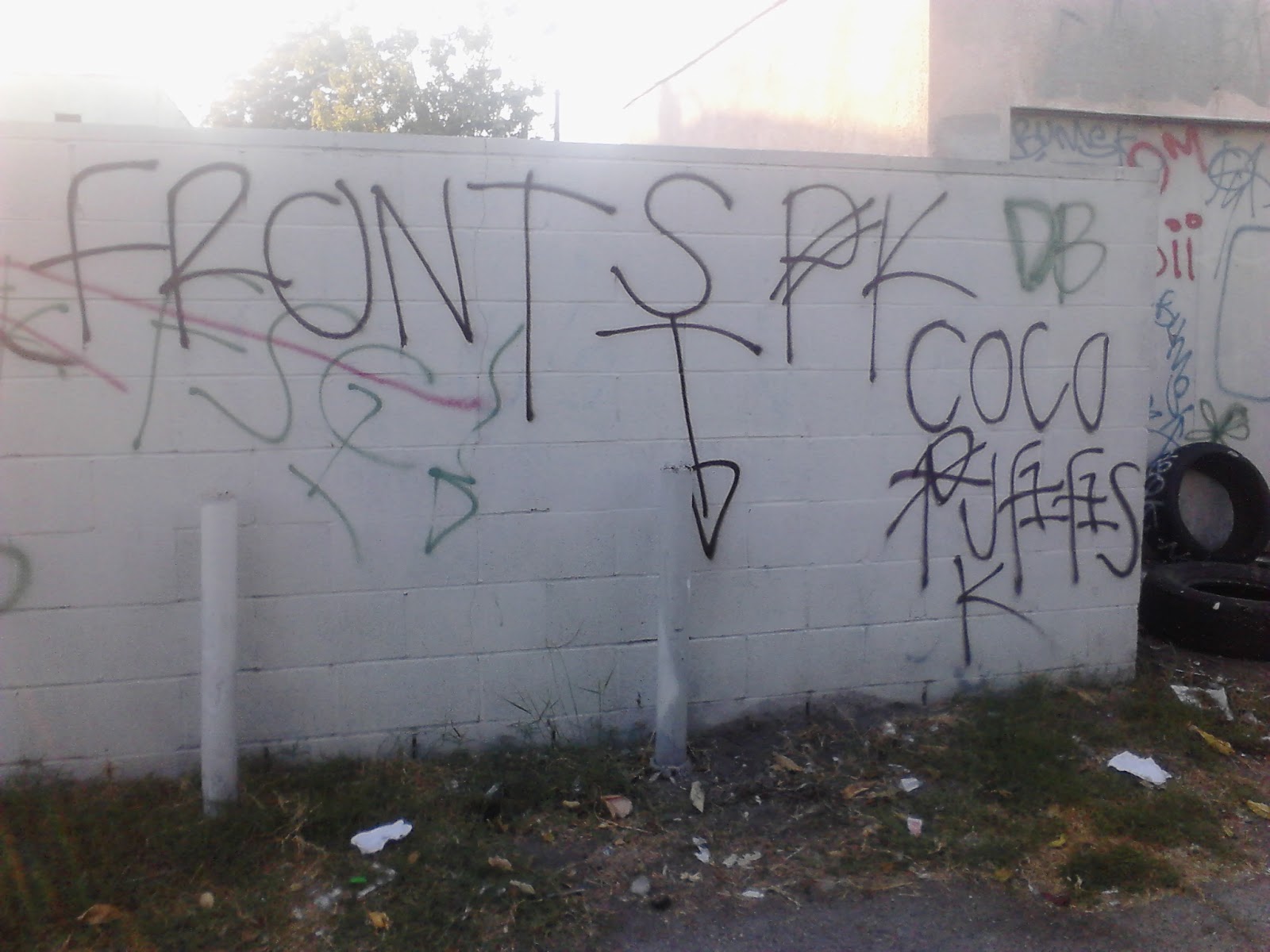 crip gangs graffiti Front street watts crip