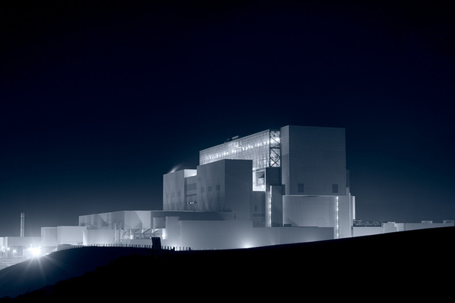 Torness nuclear power plant at night. Andy Thomson / selectedambientphotos.com