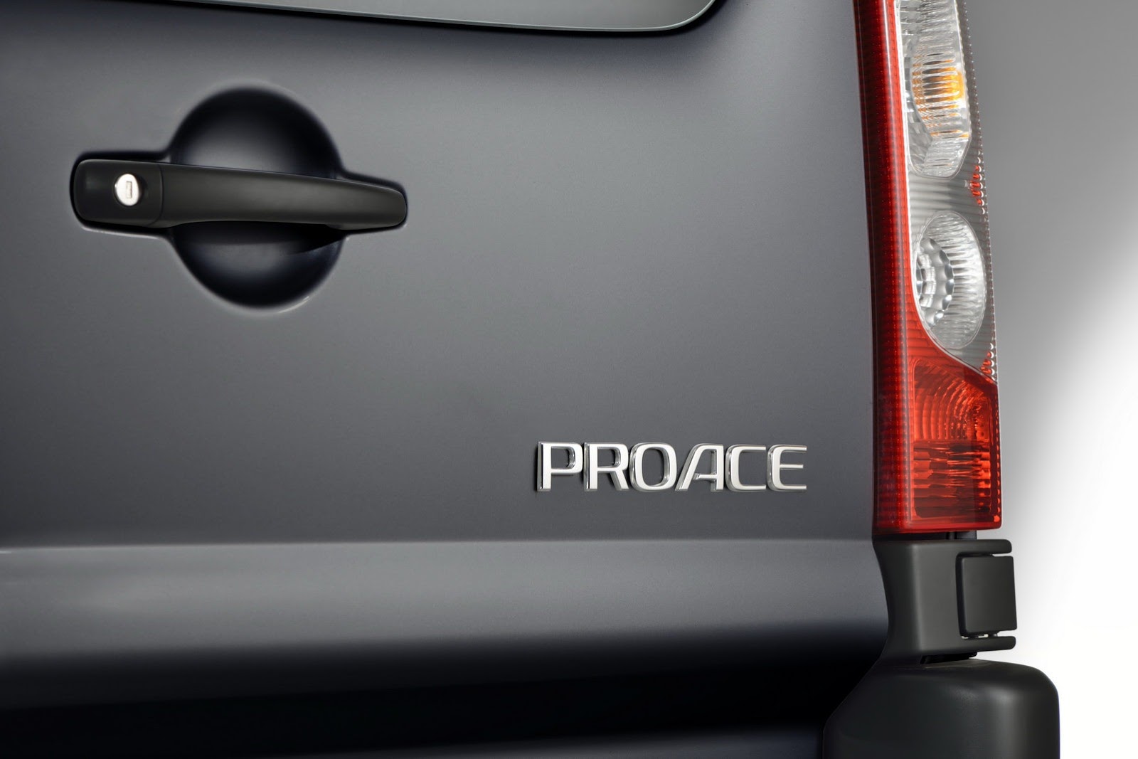 [New-Toyota-ProAce-22%255B2%255D.jpg]