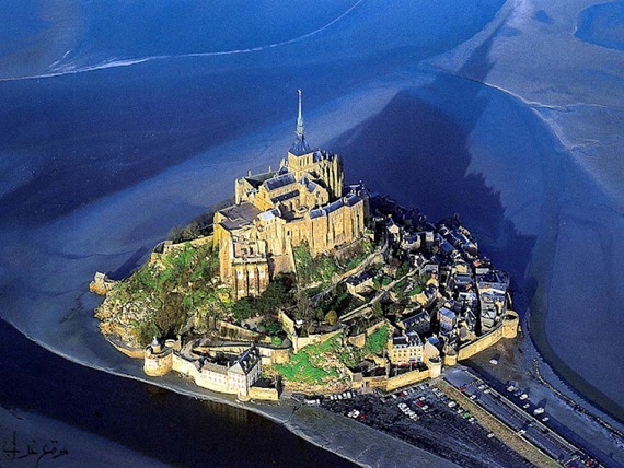 قلعة مونت سانت ميشيل في فرنسا 03%25255B2%25255D