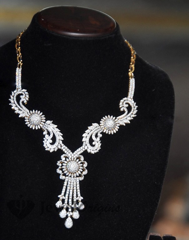 [Diamond_Necklace%2520%25281%2529%255B5%255D.jpg]