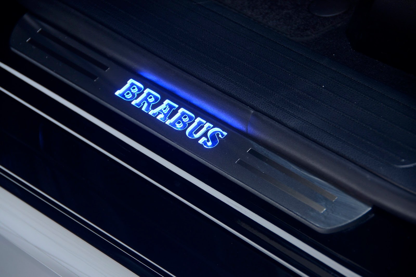 [Brabus-ML63-AMG-22%255B2%255D.jpg]