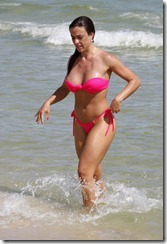 Nicole Bahls Showing Off Bikini Body Rio 0GmCxtl6-2Pl