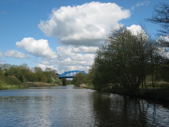 [May%25202012%2520trent%2520and%2520mersey%2520canal%2520168%255B3%255D.jpg]