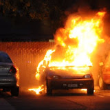 News_110427_VehicleFire_Xat15