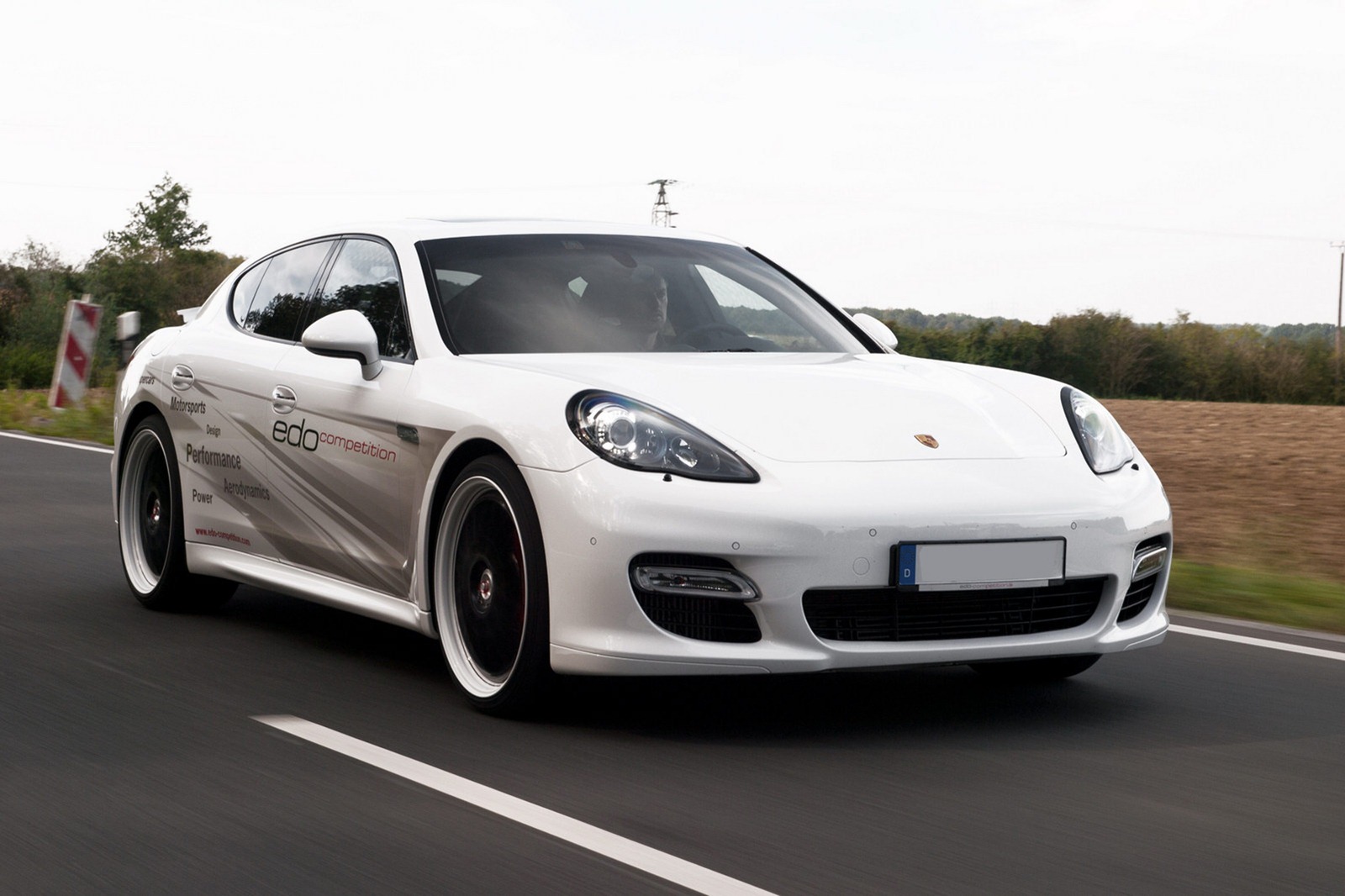 [Porsche-Panamera-Edo-Competition-Turbo-S13%255B2%255D.jpg]
