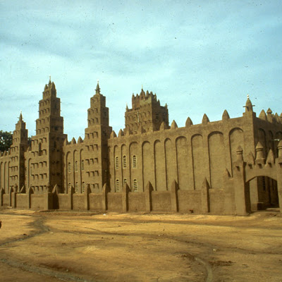 Façade of the long qibla wall 8.jpg