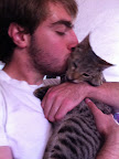FLOYD ahora manino y parte de su linda familia una hermosa foto muchas gracias