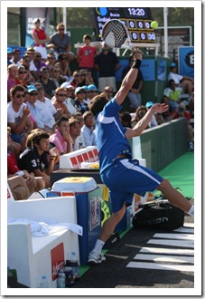 Belasteguin y D&iacute;az sudan para meterse en las semifinales del Bwin PPT Ciudad de Marbella.