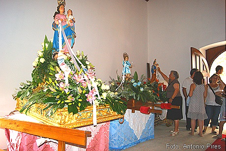 Imagem de Nossa Senhora do Menino Jesus e São José na Capela da Vila Velha
