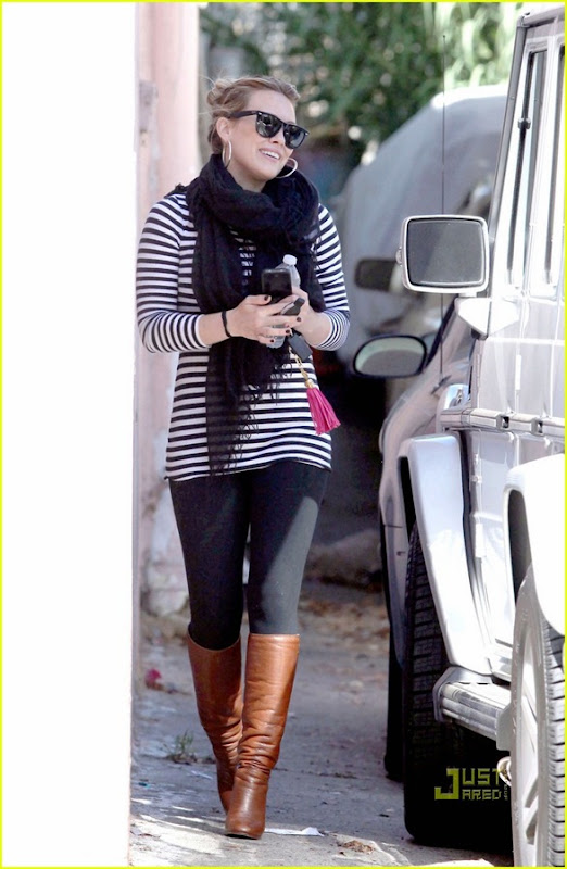 hilary-duff-striped-shirt-pilates-05