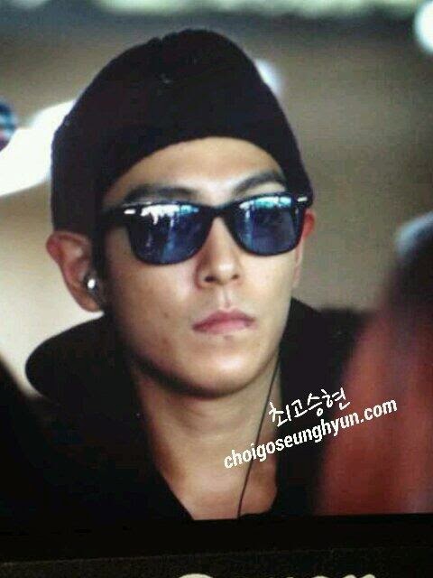 TOP - Gimpo Airport - 14apr2014 - Fan - Choidot - 2.jpg