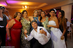 Fotos do evento Caroline + Felipe. Foto numero 0165 do Studio Caldas, do Rio de Janeiro, RJ. Lincoln Caldas e equipe fazem fotos de casamento (fotografias de casamentos), fotos de making-of (making of de noiva), fotos em estudio (ensaios fotograficos), fotos de casal (ensaios fotograficos de e-session), fotos de familia, videos de casamento (filmagem de casamentos), videos de making-of e clipes de casamento. Fotojornalismo e videojornalismo no Rio de Janeiro, RJ. fotos casamento rio de janeiro fotografias casal rj foto eventos familia noiva ensaio fotografico videos galeria noivas fotografo evento casar retrato fotografía penteados vestido vestidos festa para fotógrafos casamentos