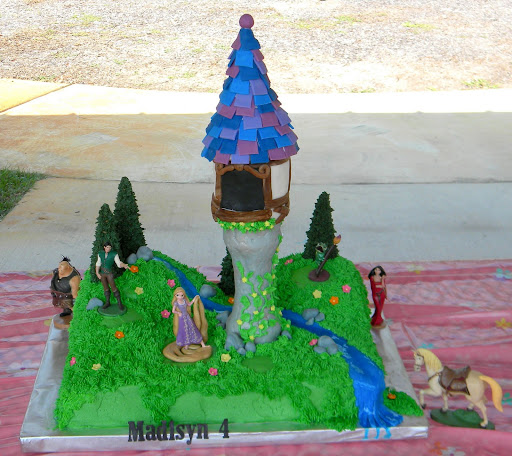 Tangled cake with a tower