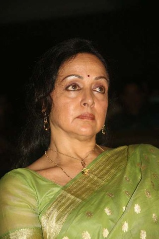 [Hema%2520Malini%2520in%2520green%2520saree%255B2%255D.jpg]