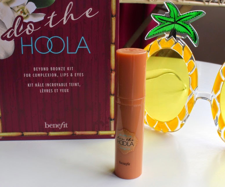 Benefit-Dew-the-Hoola-review