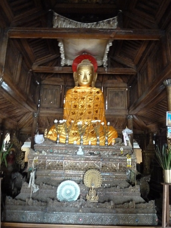 [Myanmar-Inle-Lake-Shweyanbuye-Temple%255B1%255D.jpg]