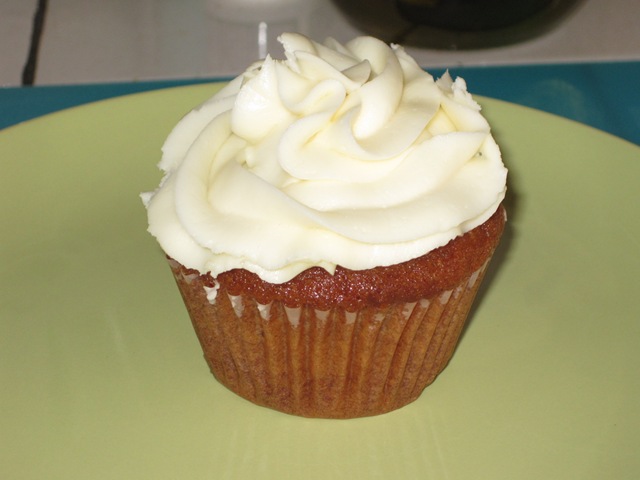 [carrot%2520cake%2520cupcake%255B2%255D.jpg]