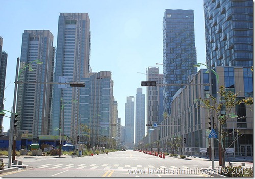800px-New_downtown_Songdo,_South_Korea