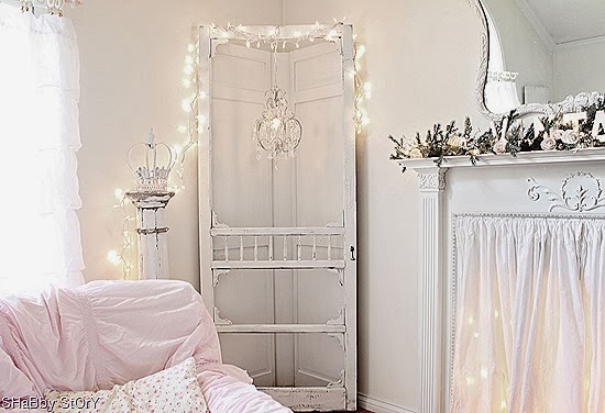 screen door corner cabinet/chandelier IMG_3765screenaw